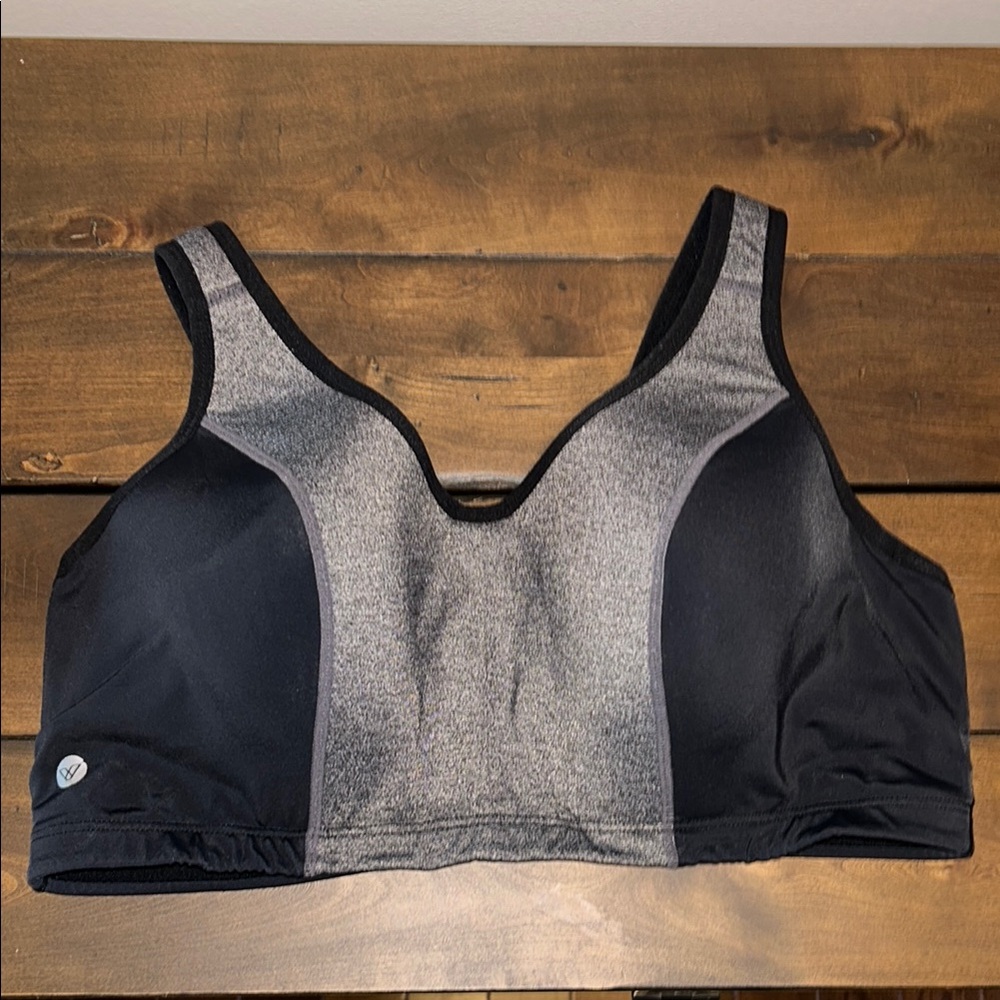 LIVI by Lane Bryant Adjustable Black and Gray Sports Bra